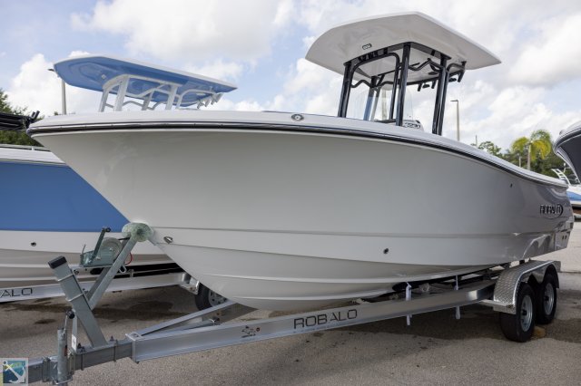 New 2024 Robalo R230 for sale